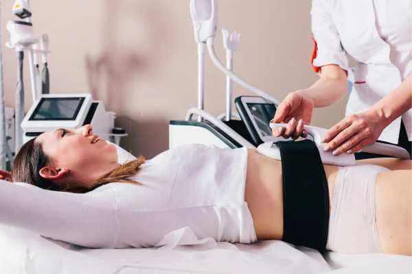 woman having body sculpting to help improve her body image and her mental health Norfolk